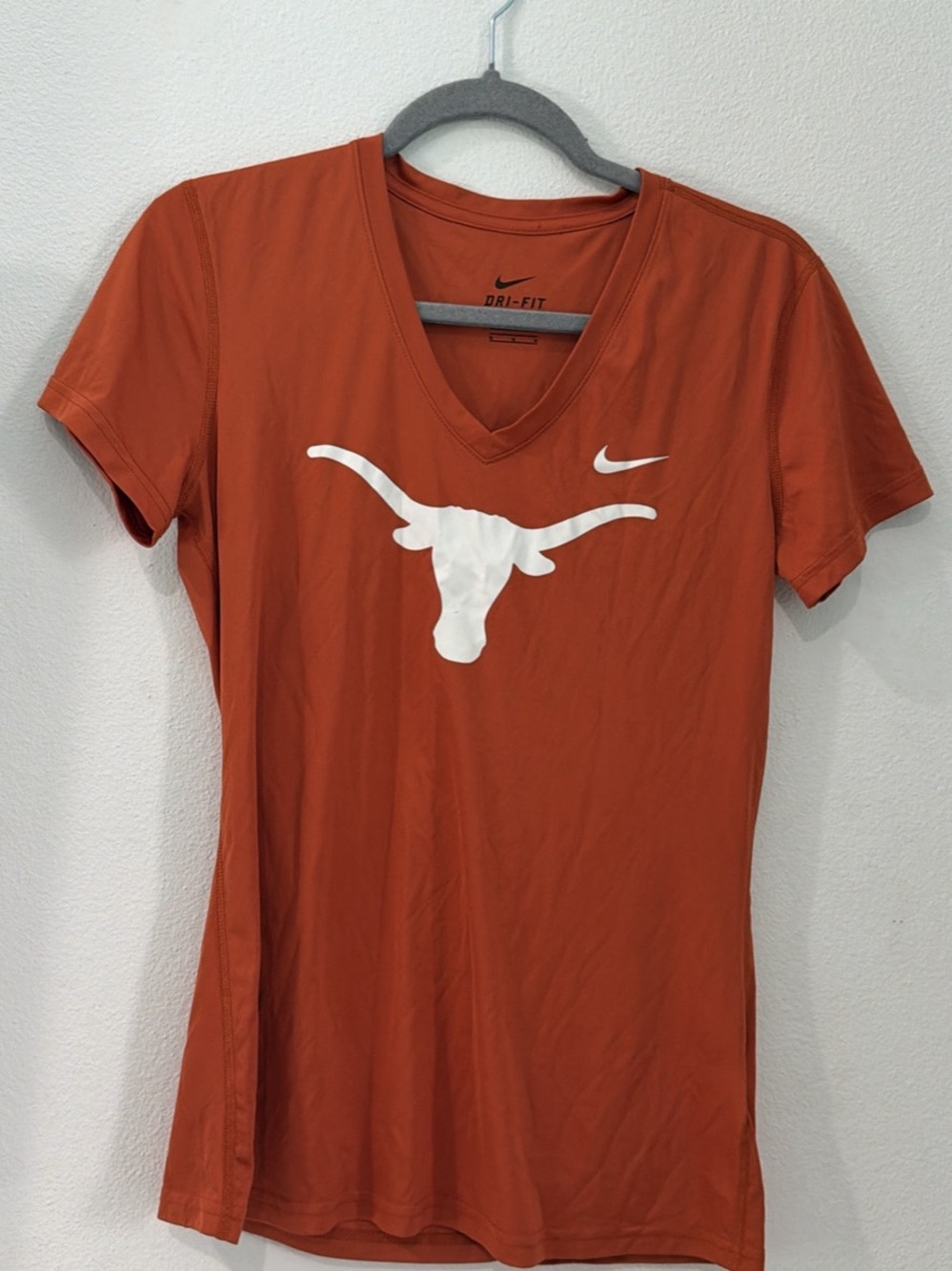 Nike Women's Short Sleeve V-Neck Tee in Burnt Orange with White Longhorn MEDIUM